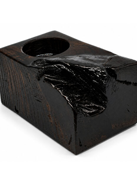 Świecznik z czarnego dębu i czarnej żywicy — 150 × 100 × 100 mm
