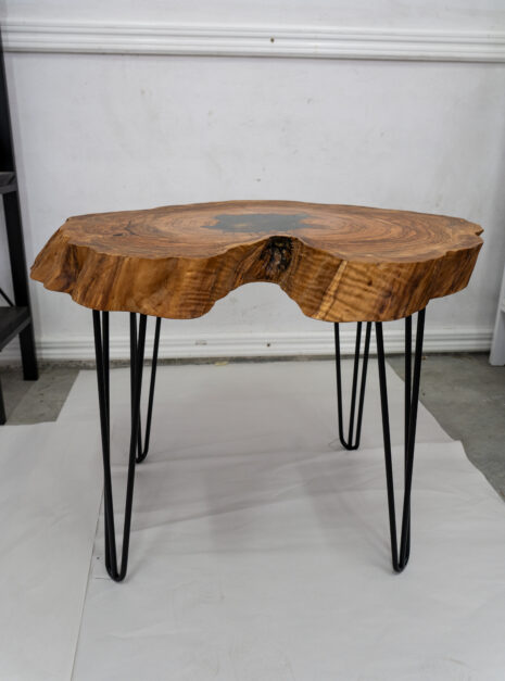 1_Pp0OrApSDdAKm6Q2DuKTeDA-xRiVlqc-6.jpg Stolik czarny dąb zielona żywica 60x60 cm ZONA — 3